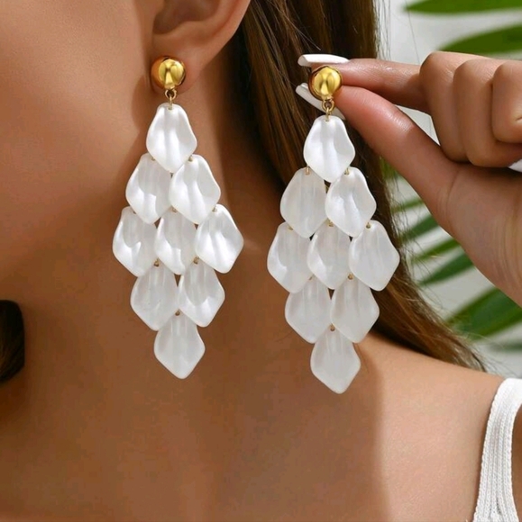 FASHION EARINGS - Picture 3 of 4